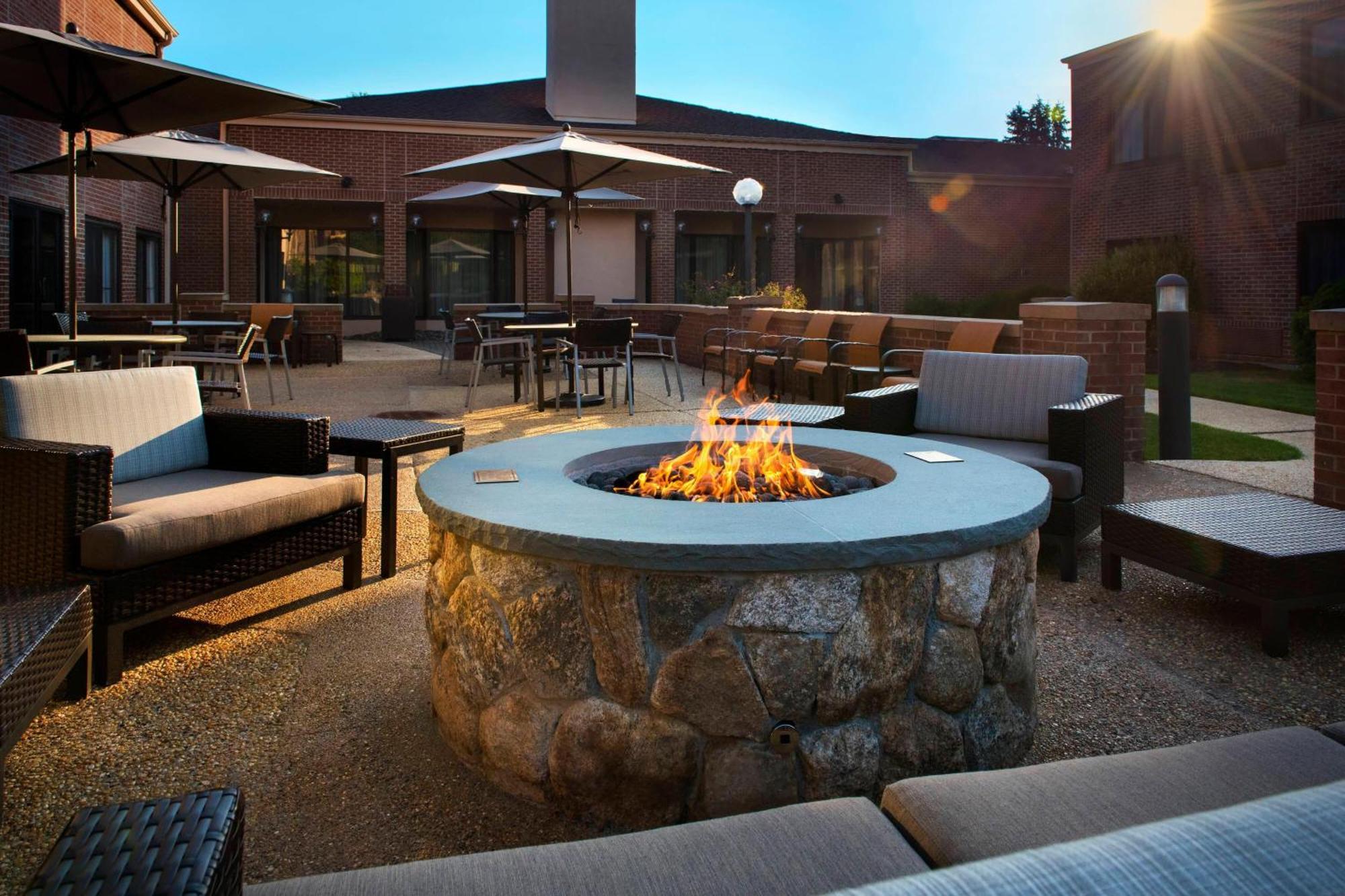 Courtyard By Marriott Boston Norwood/Canton Exteriör bild