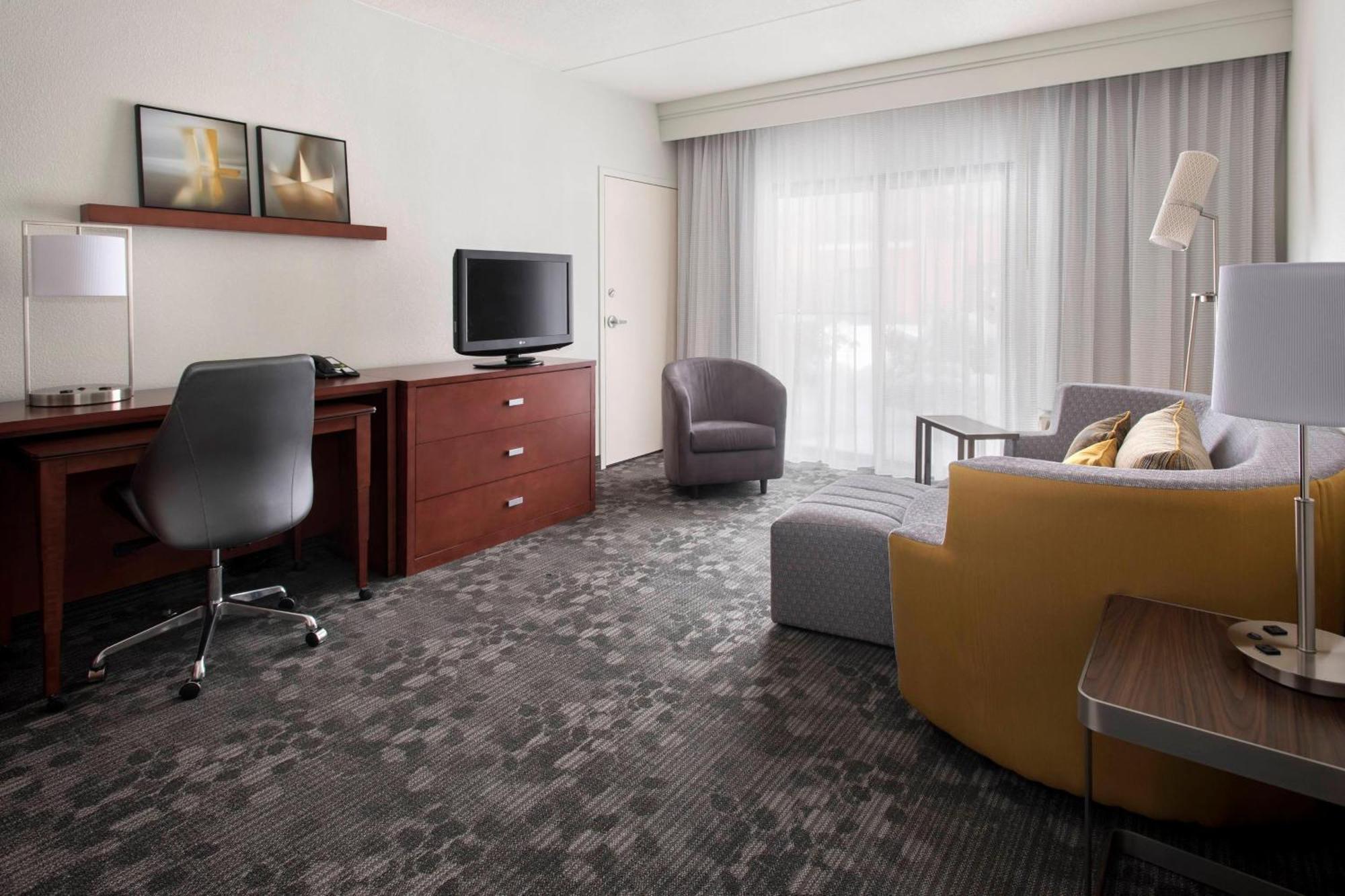 Courtyard By Marriott Boston Norwood/Canton Exteriör bild
